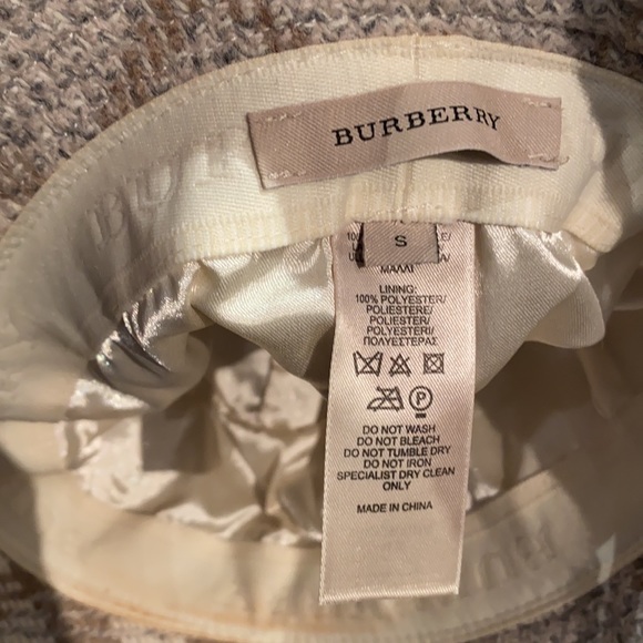 Burberry Bucket hat in signature Taupe and Gray. Near new condition. - Picture 5 of 5